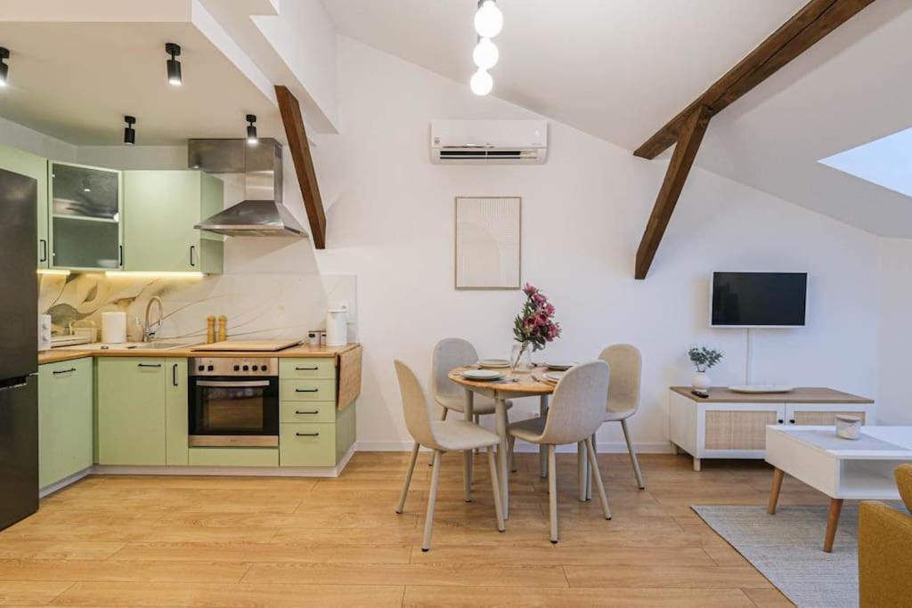 크라쿠프 Cozy Loft Under The Wawel Sky 아파트 외부 사진