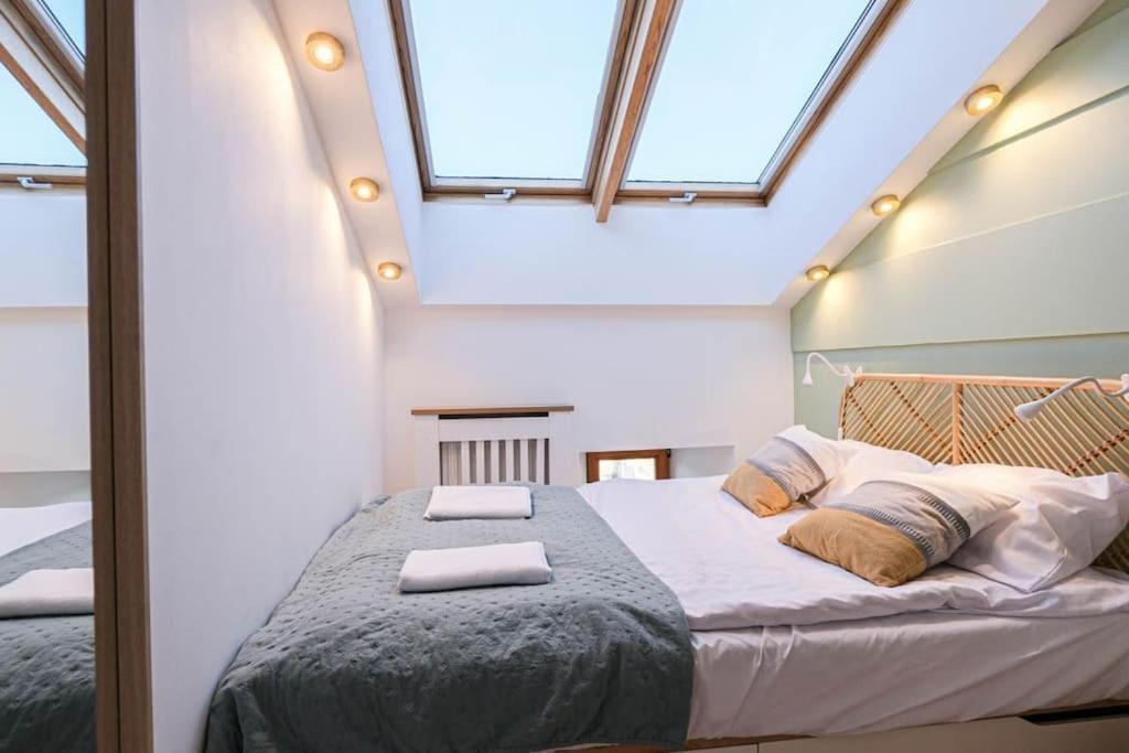 크라쿠프 Cozy Loft Under The Wawel Sky 아파트 외부 사진