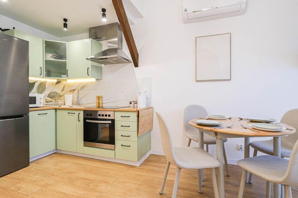 크라쿠프 Cozy Loft Under The Wawel Sky 아파트 외부 사진