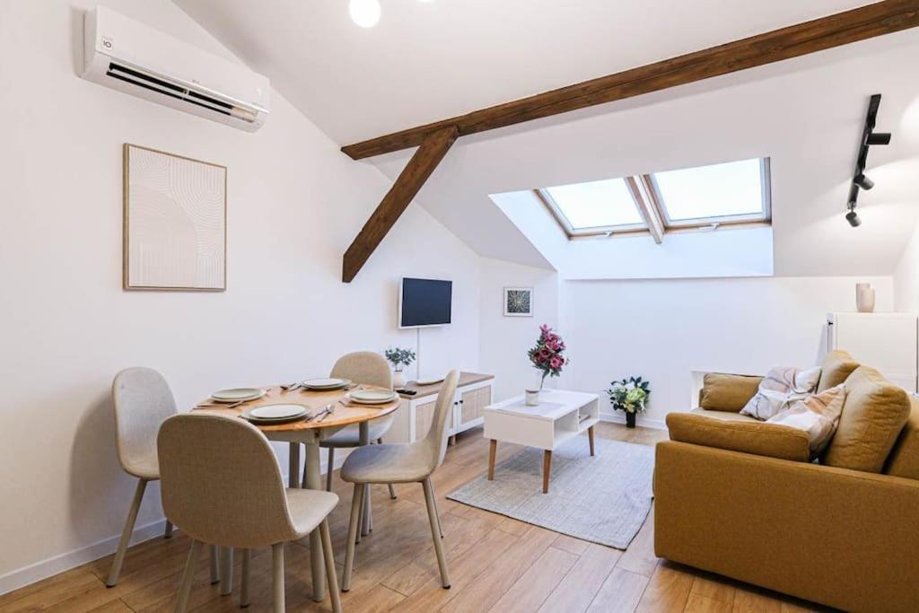 크라쿠프 Cozy Loft Under The Wawel Sky 아파트 외부 사진